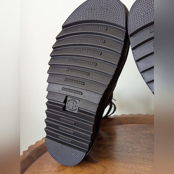 NEW Dr. Martens Olson Tumbled Nubuck Leather Gladiator Zip Sandals W Size 7 - Picture 9 of 9